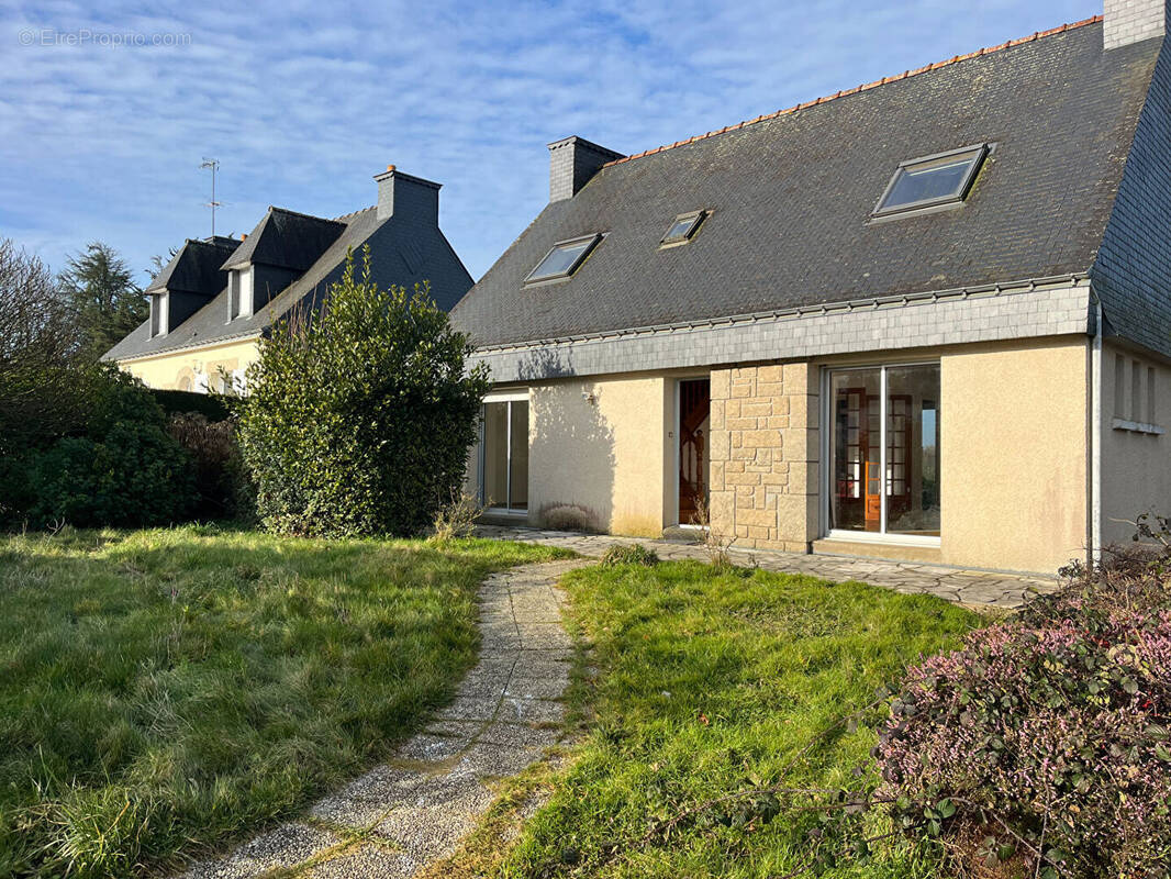 Maison à MOREAC
