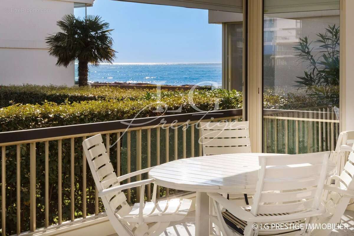 Appartement à MANDELIEU-LA-NAPOULE