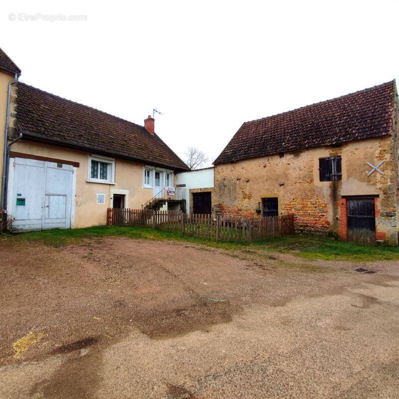 Maison à VEZELAY