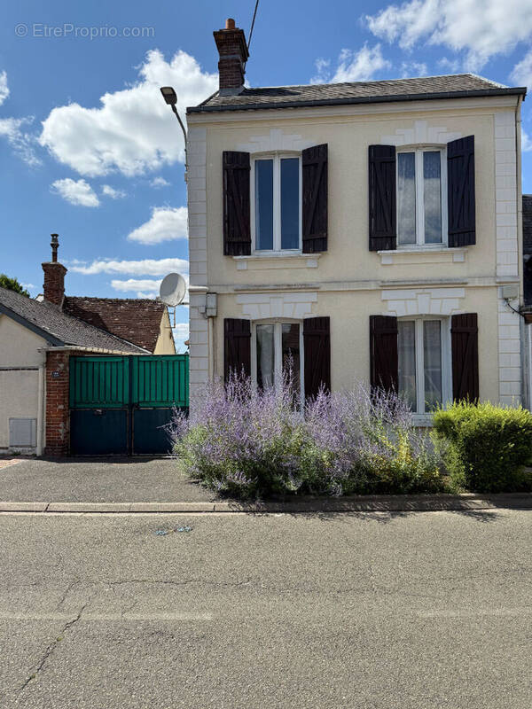 Maison à SAINT-LUBIN-DES-JONCHERETS