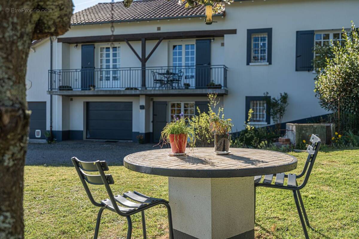 Maison à SAINT-JOUVENT