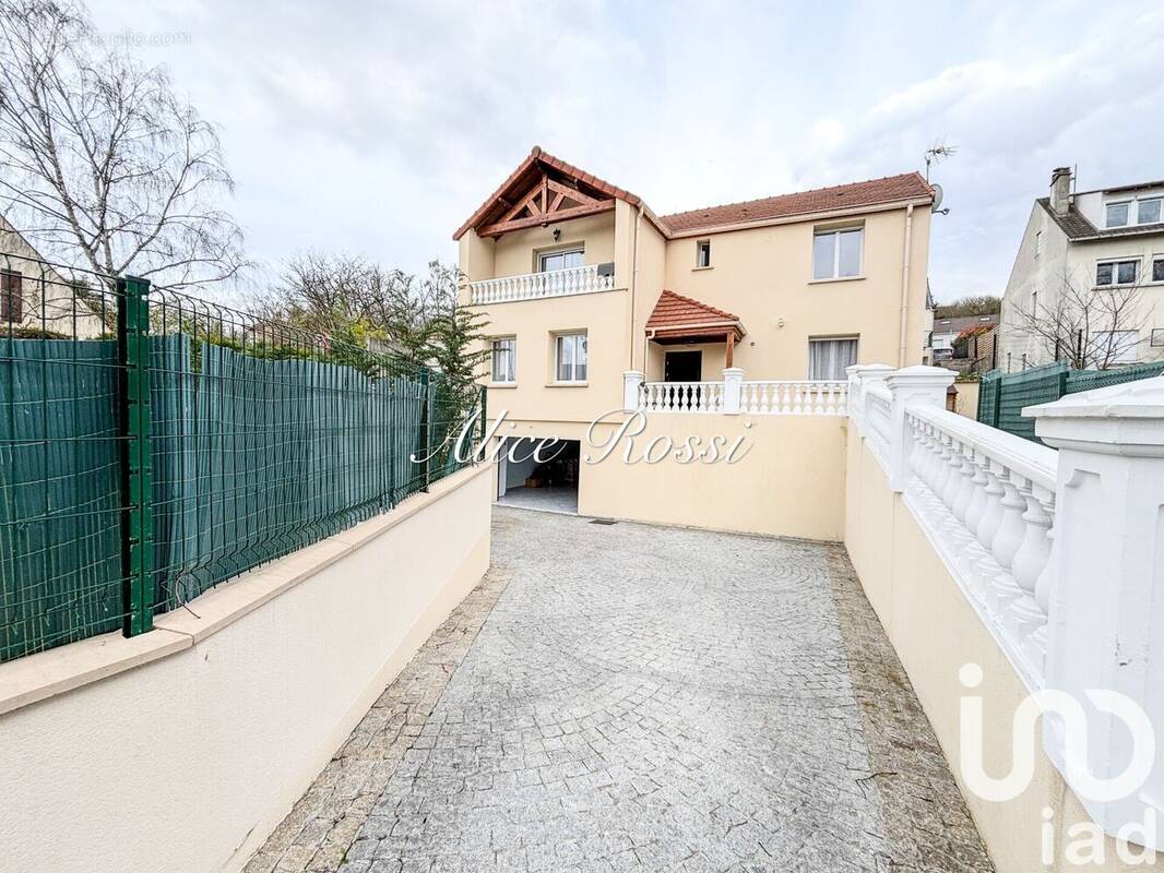 Photo 1 - Maison à MONTIGNY-LES-CORMEILLES