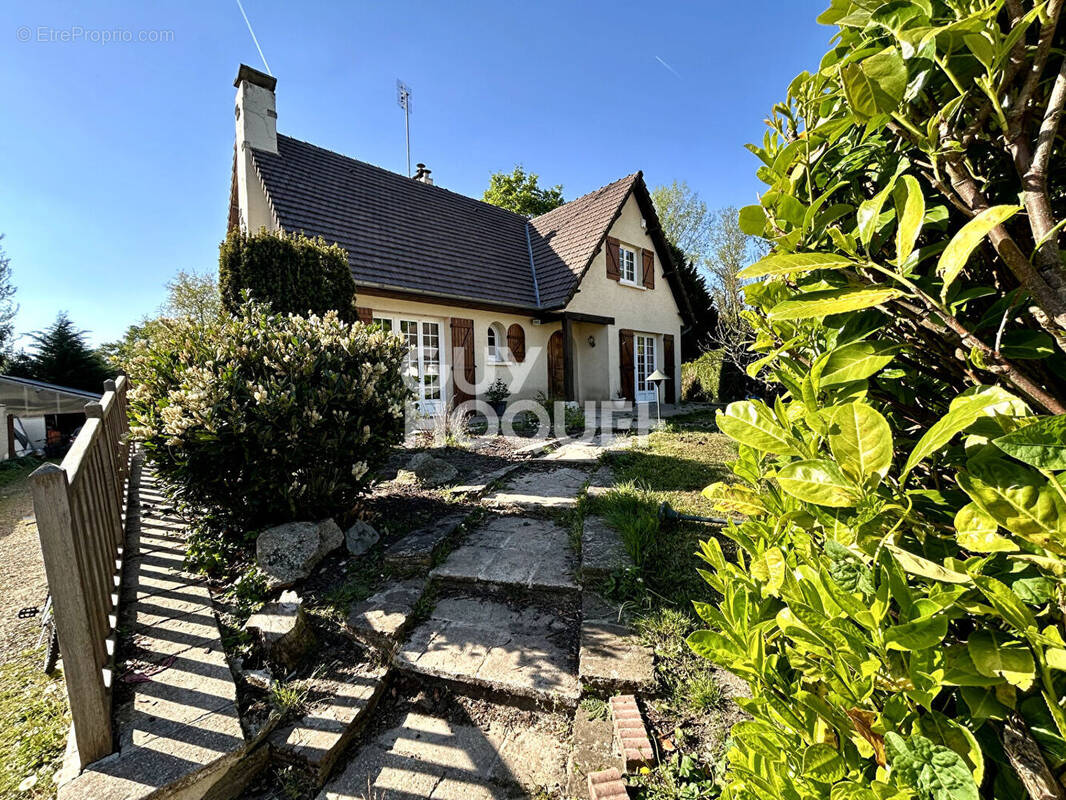 Maison à TRACY-LE-MONT