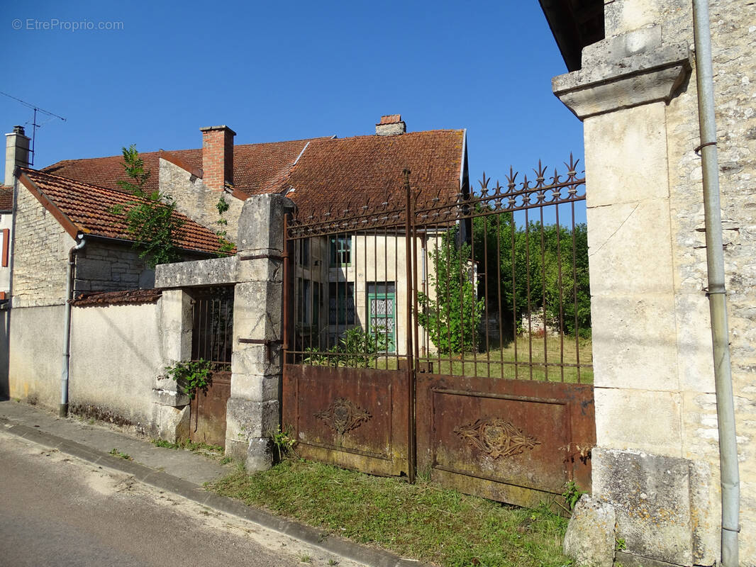 Maison à RECEY-SUR-OURCE