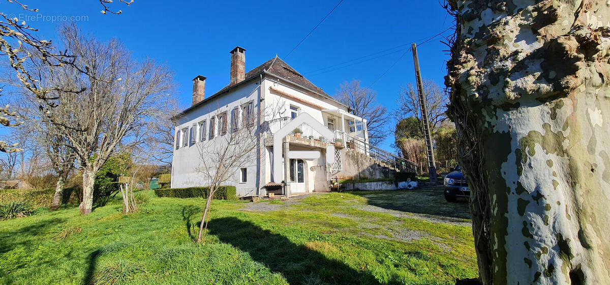 Maison à ALLASSAC