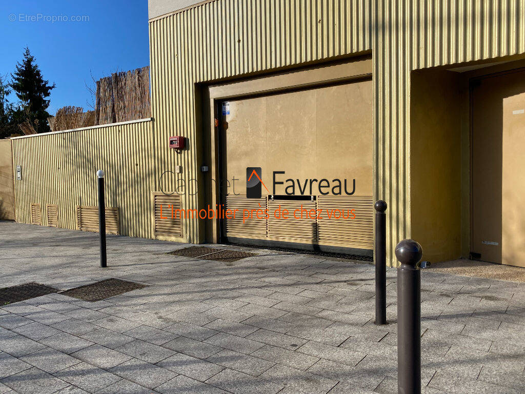 Parking à VITRY-SUR-SEINE