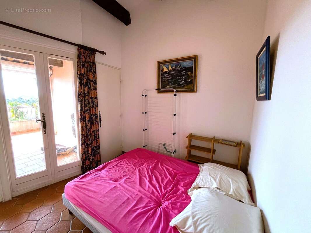 Appartement à LA CROIX-VALMER
