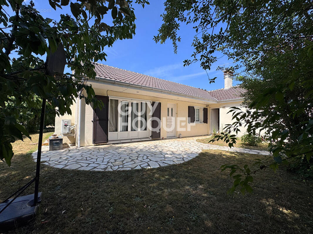Maison à MENNECY