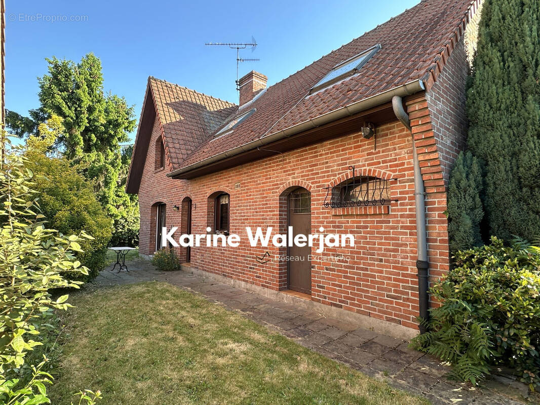 Maison à COURRIERES