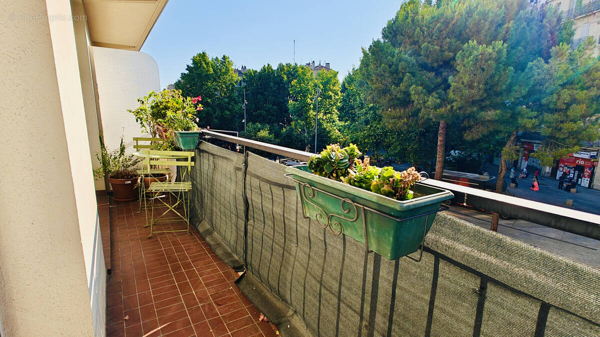 Appartement à MARSEILLE-3E