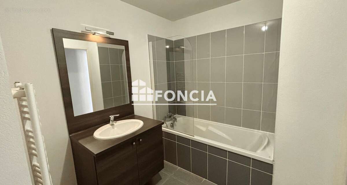 Appartement à MAUGUIO