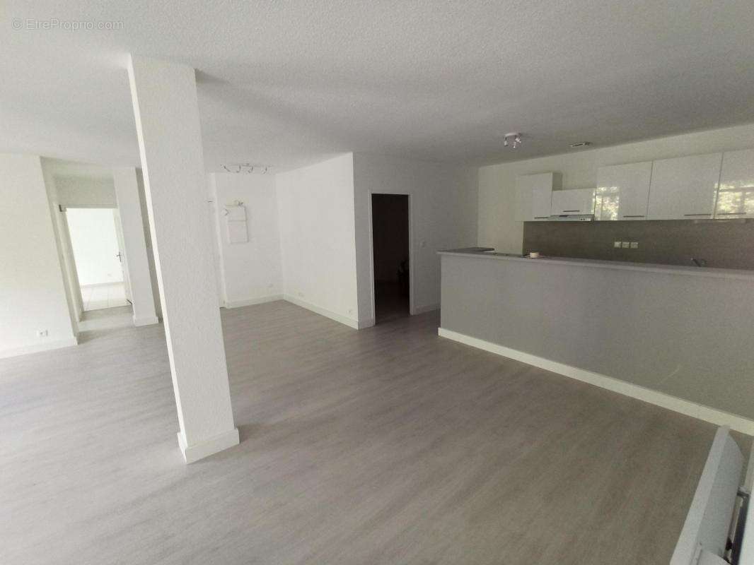 Appartement à LAMALOU-LES-BAINS