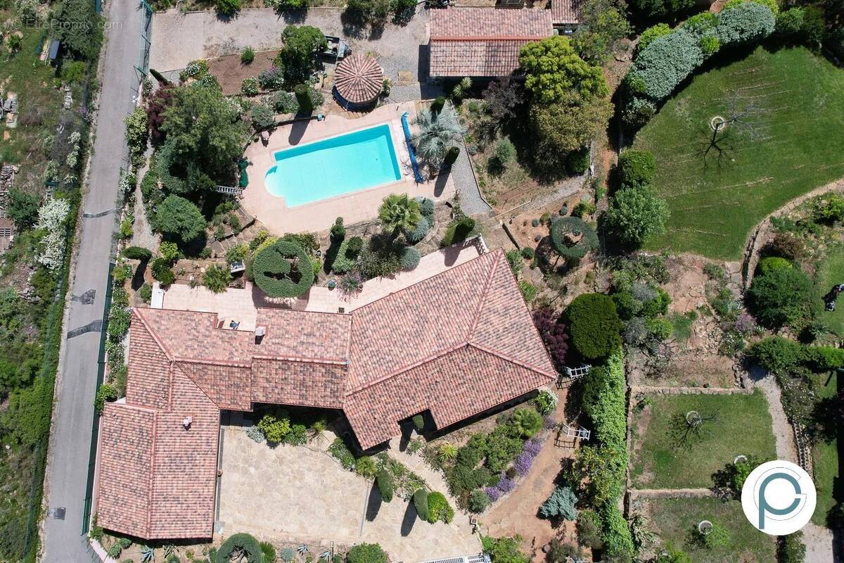 Maison à LA CADIERE-D&#039;AZUR