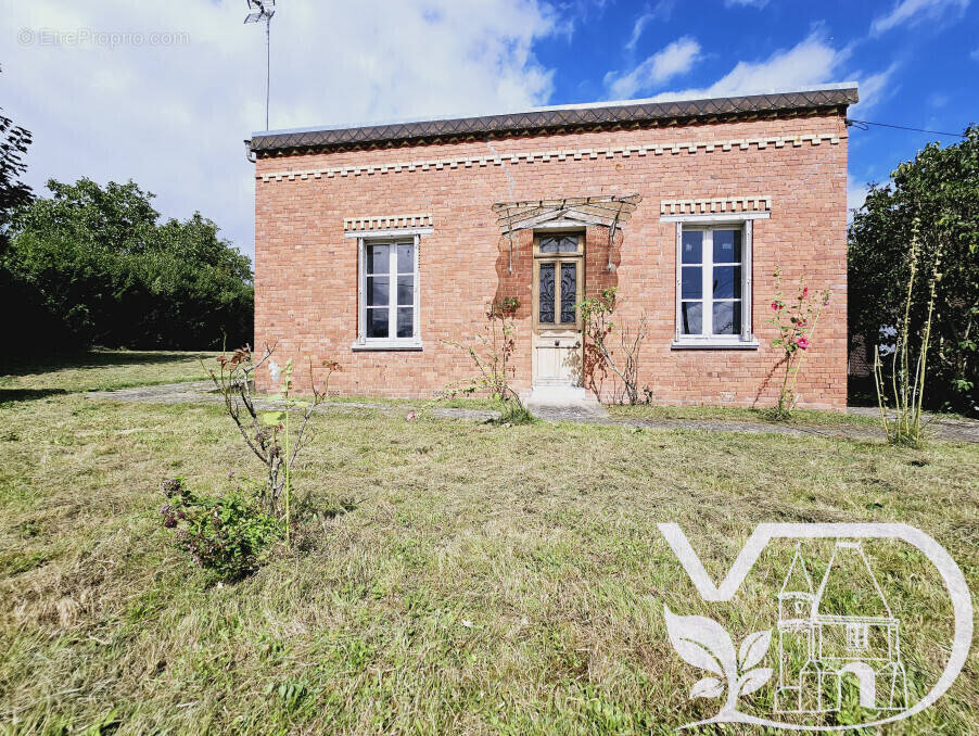 Maison à MILLY-SUR-THERAIN