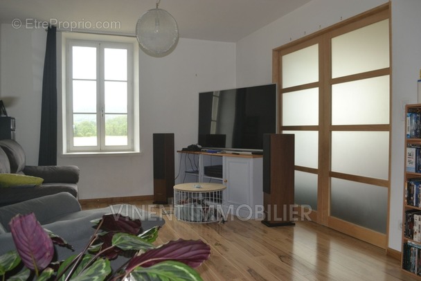Appartement à MONTBOUCHER-SUR-JABRON