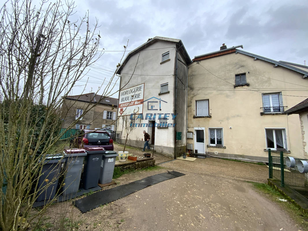 Maison à PORT-SUR-SAONE