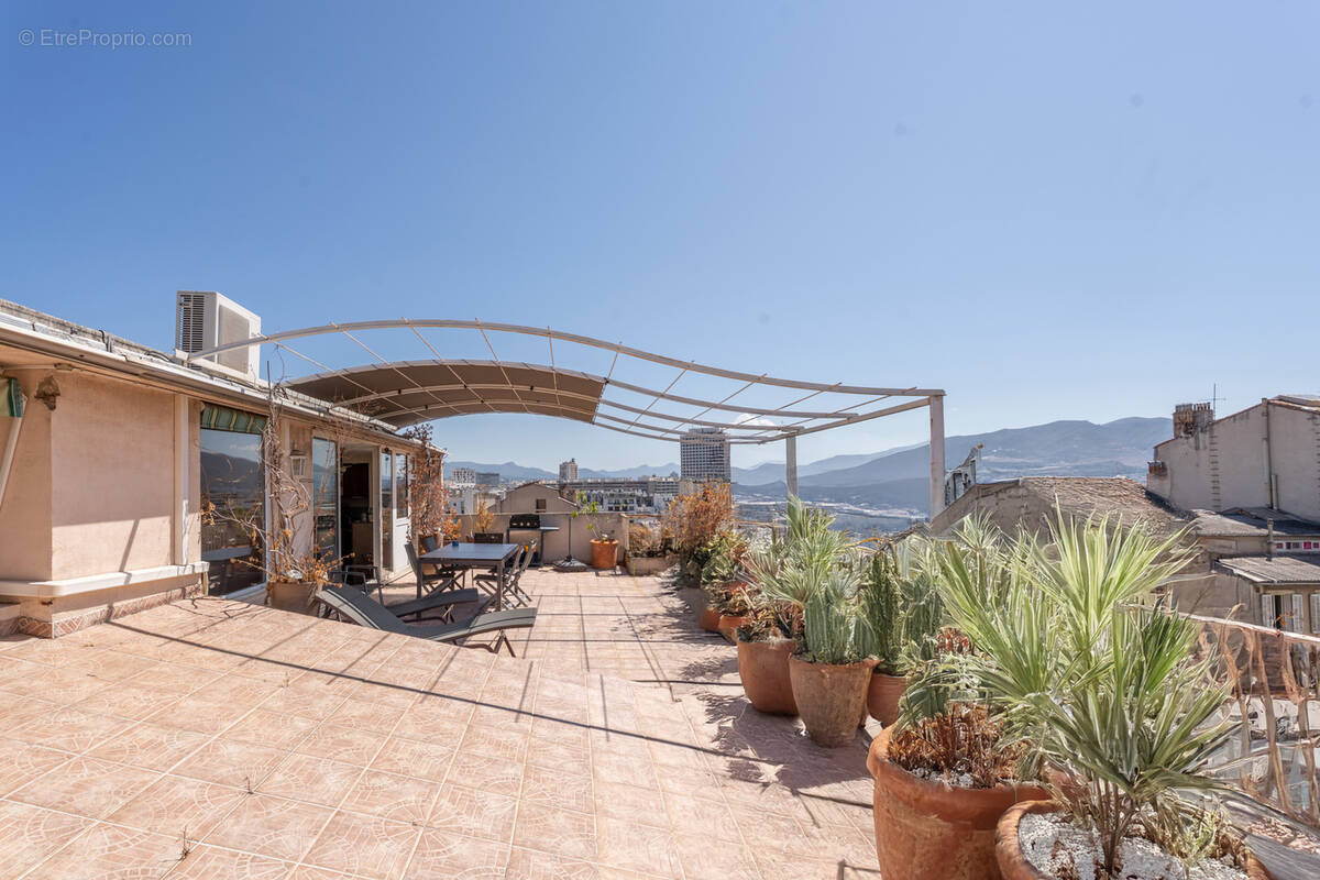 Appartement à MARSEILLE-6E