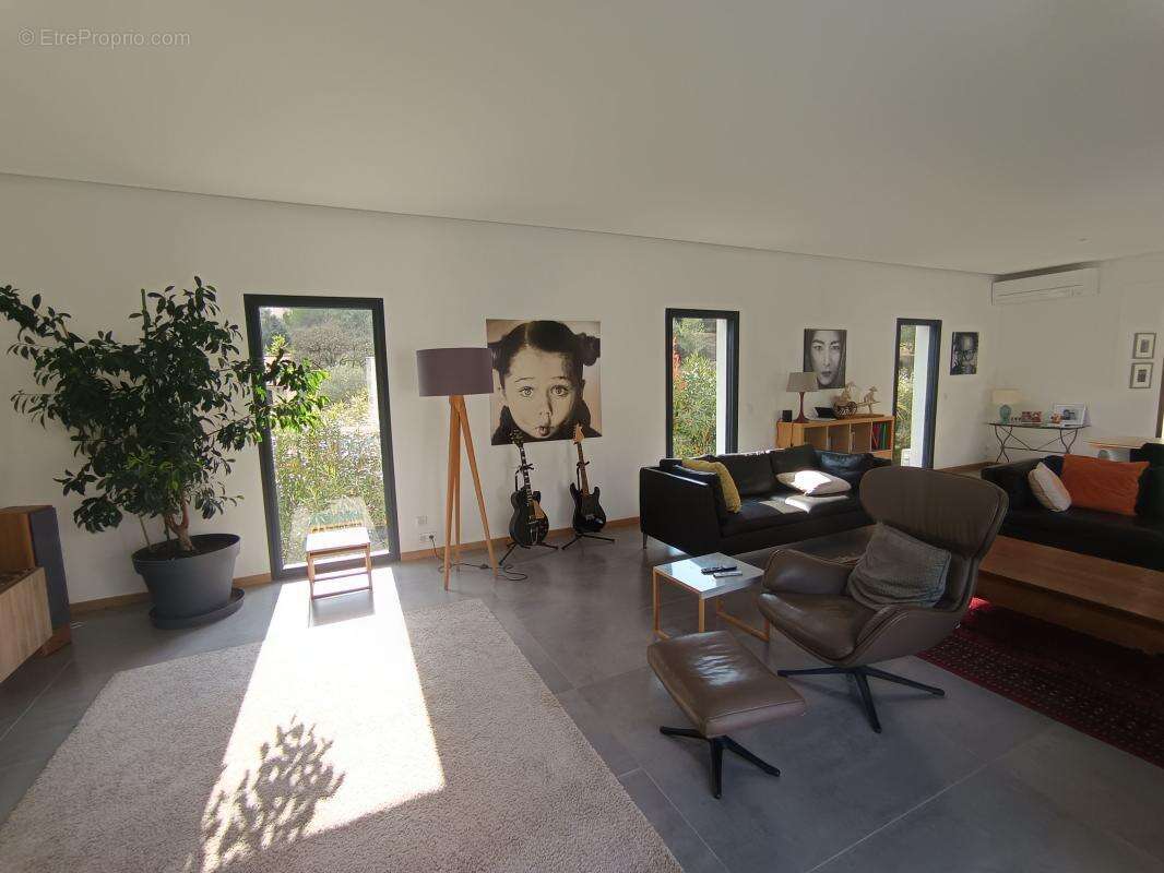 Maison à COMBAILLAUX