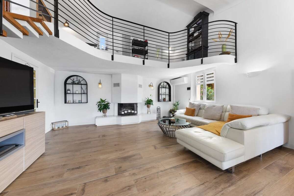 Maison à VALLAURIS