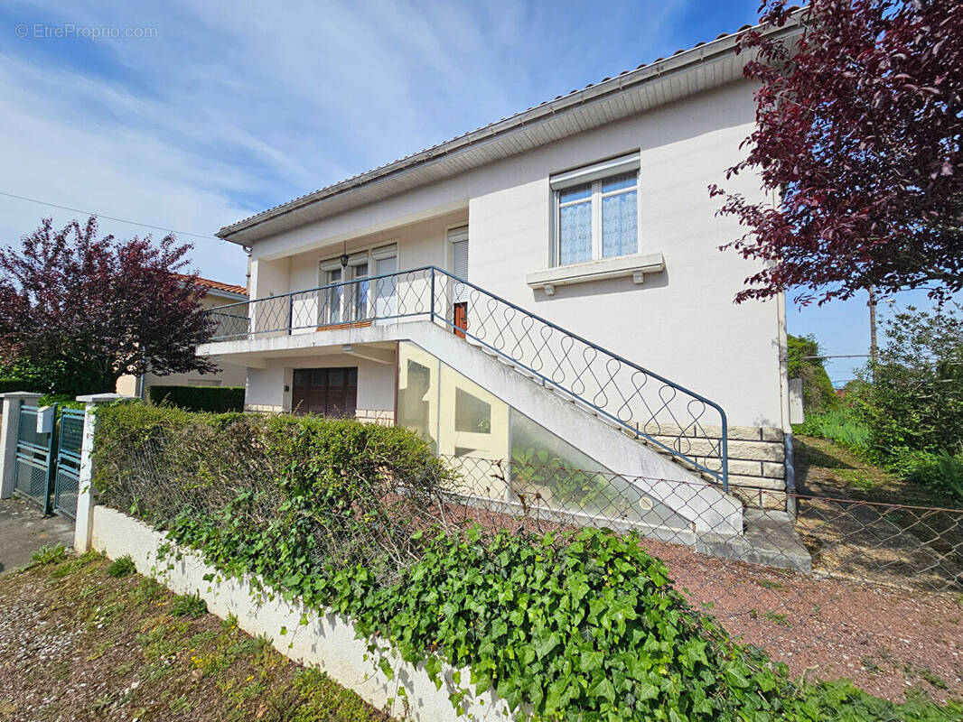 Maison à LA COURONNE