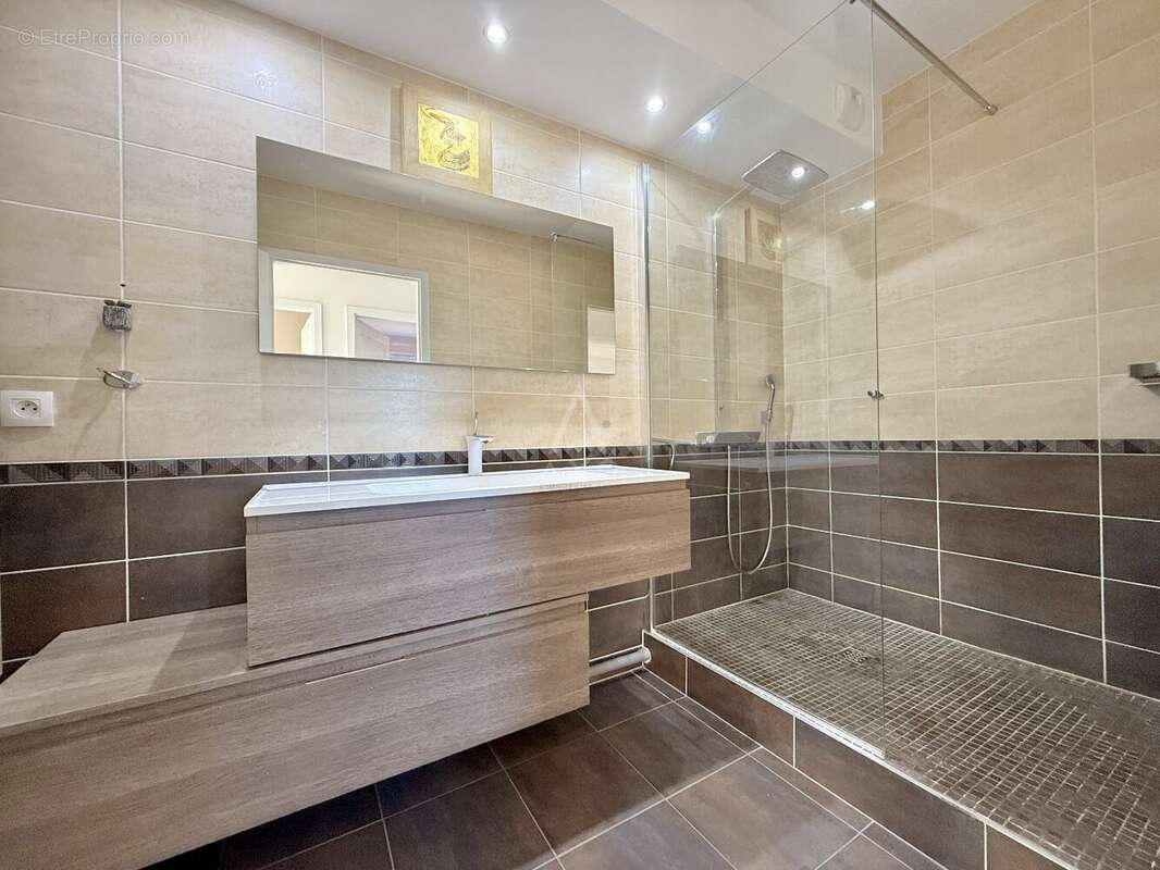 Appartement à AUDUN-LE-TICHE