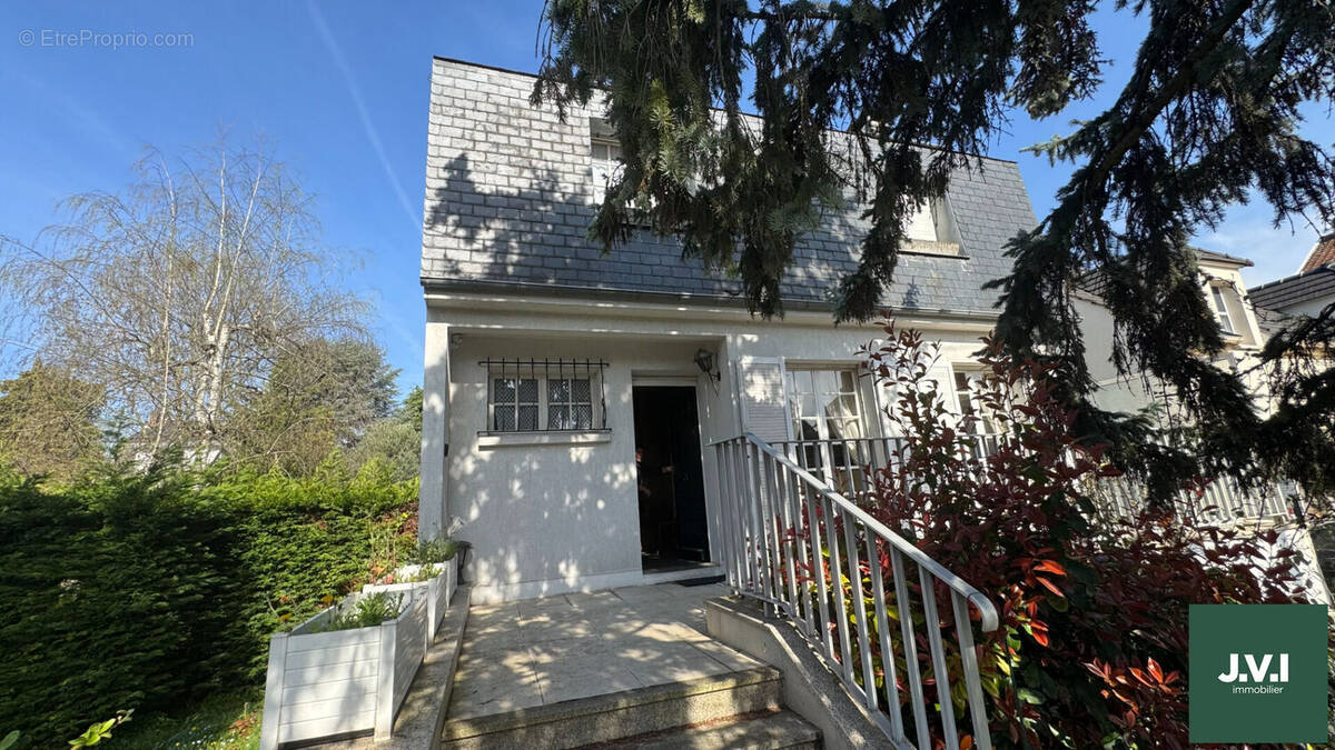 Maison à DEUIL-LA-BARRE