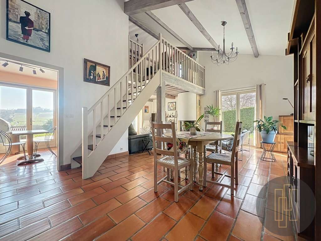 Maison à LACHASSAGNE