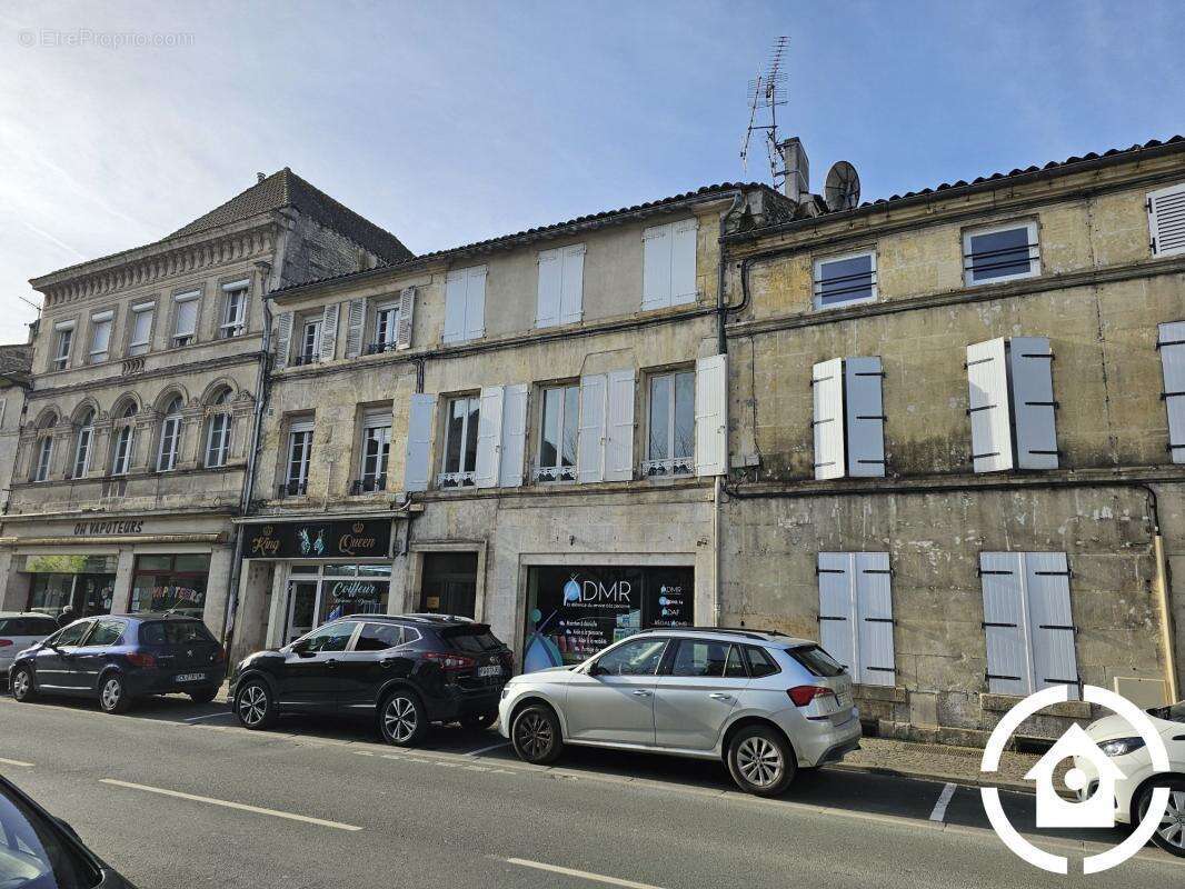 Appartement à COGNAC