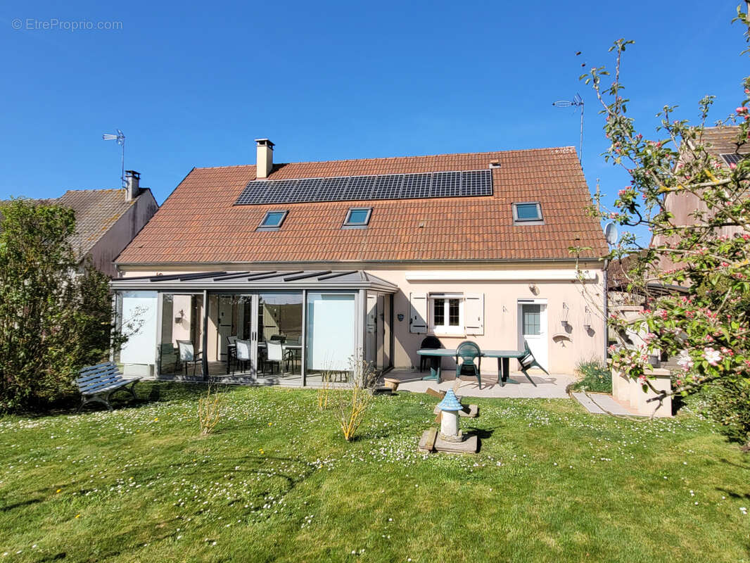 Maison à AUNEAU