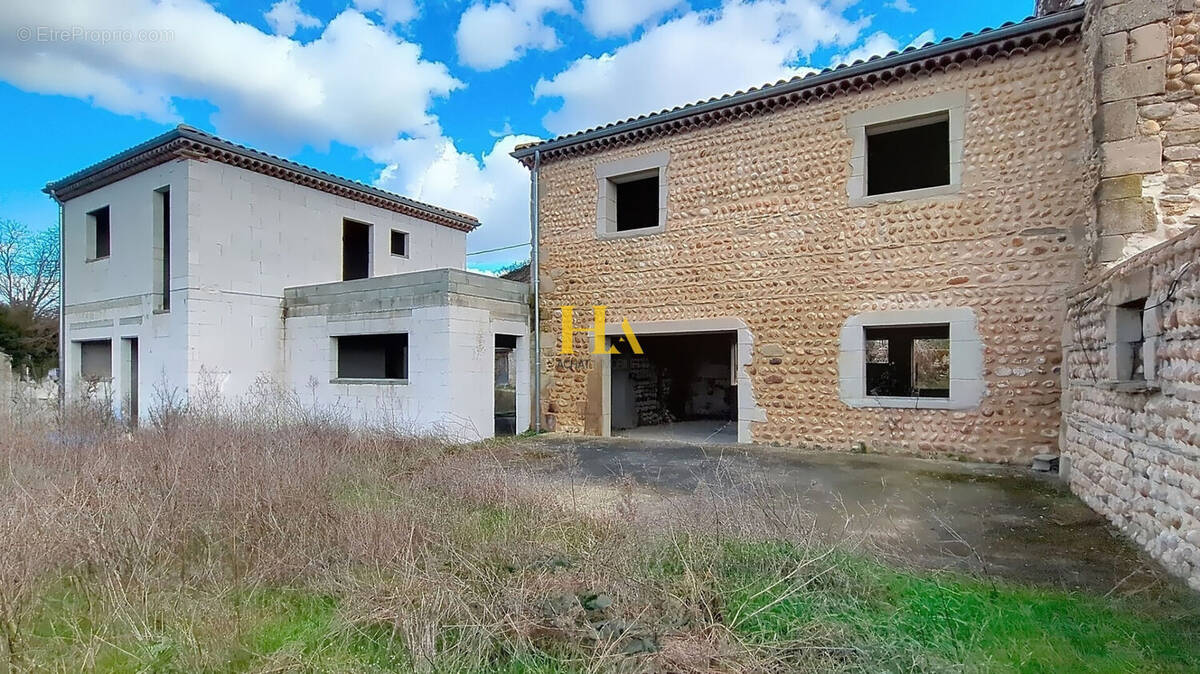 Maison à CHATEAUNEUF-SUR-ISERE