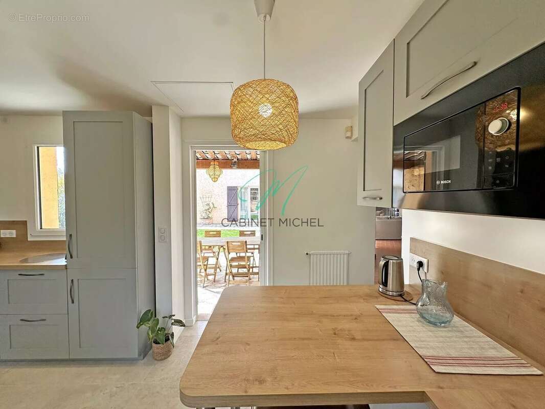 Maison à ROQUEFORT-LES-PINS