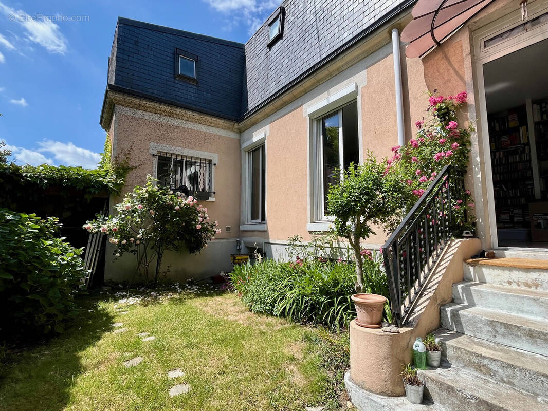 Maison à SAINT-MAUR-DES-FOSSES