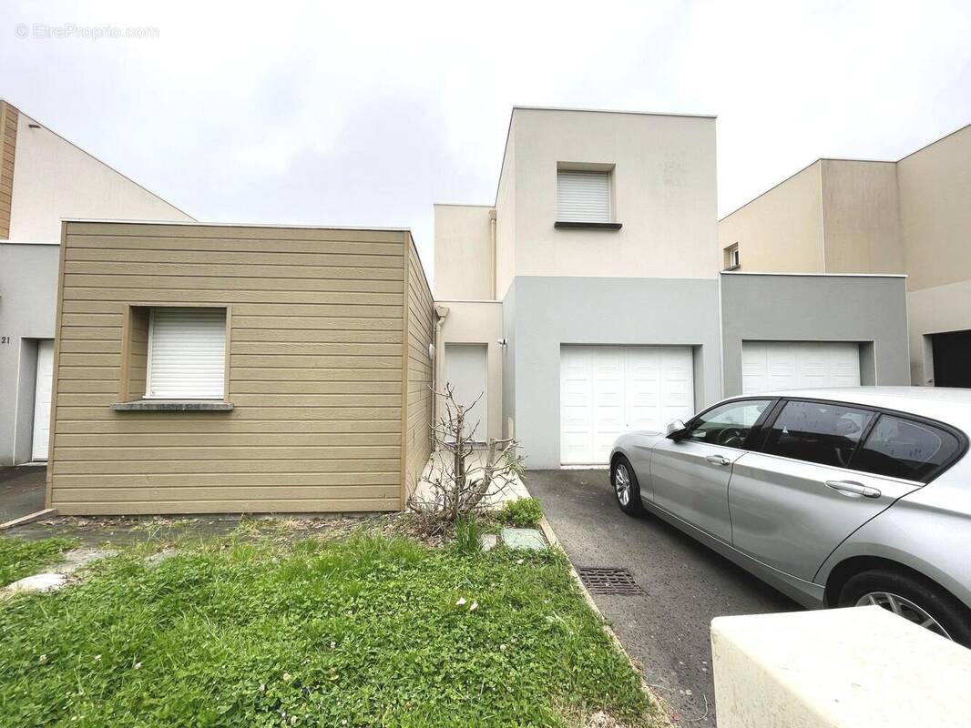 Maison à VERN-SUR-SEICHE