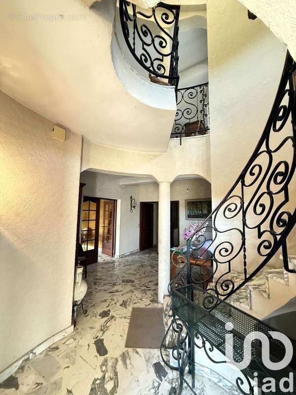 Photo 8 - Maison à LA GARDE-ADHEMAR