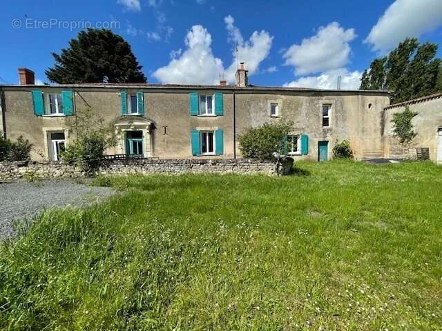 Maison à BRION-PRES-THOUET
