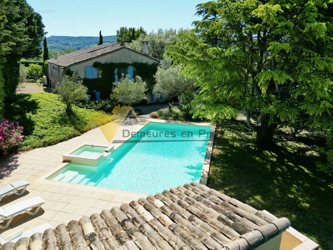 Maison à SAINTE-CECILE-LES-VIGNES