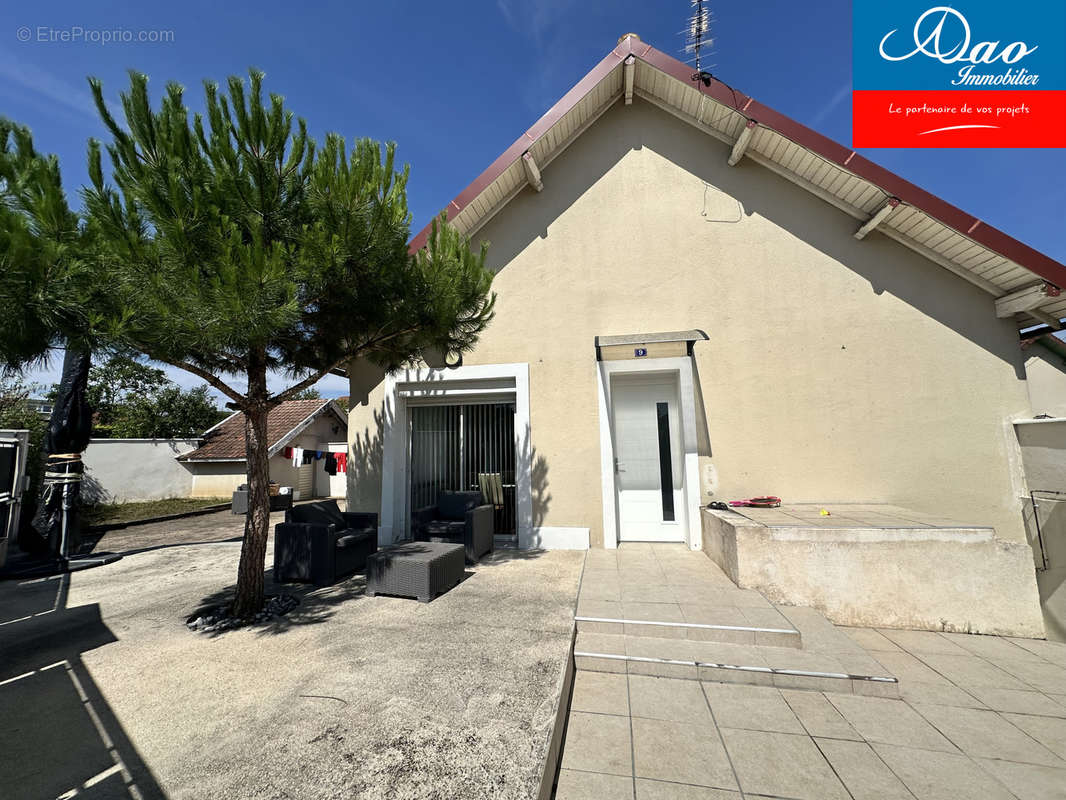 Maison à LA CHAPELLE-SAINT-LUC