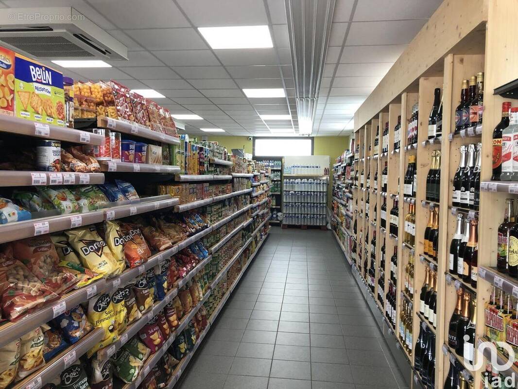 Photo 1 - Commerce à REQUEIL