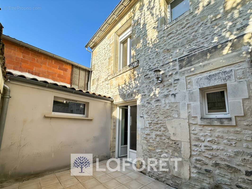Maison à COGNAC