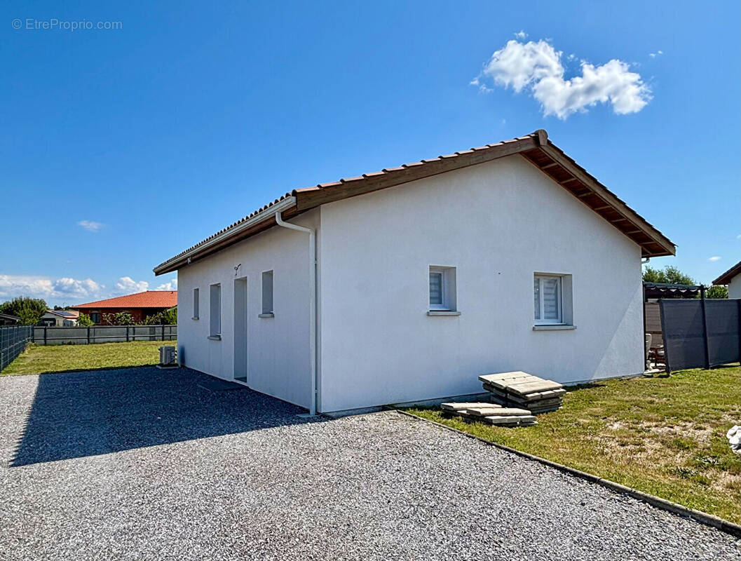 Maison à ESCOURCE