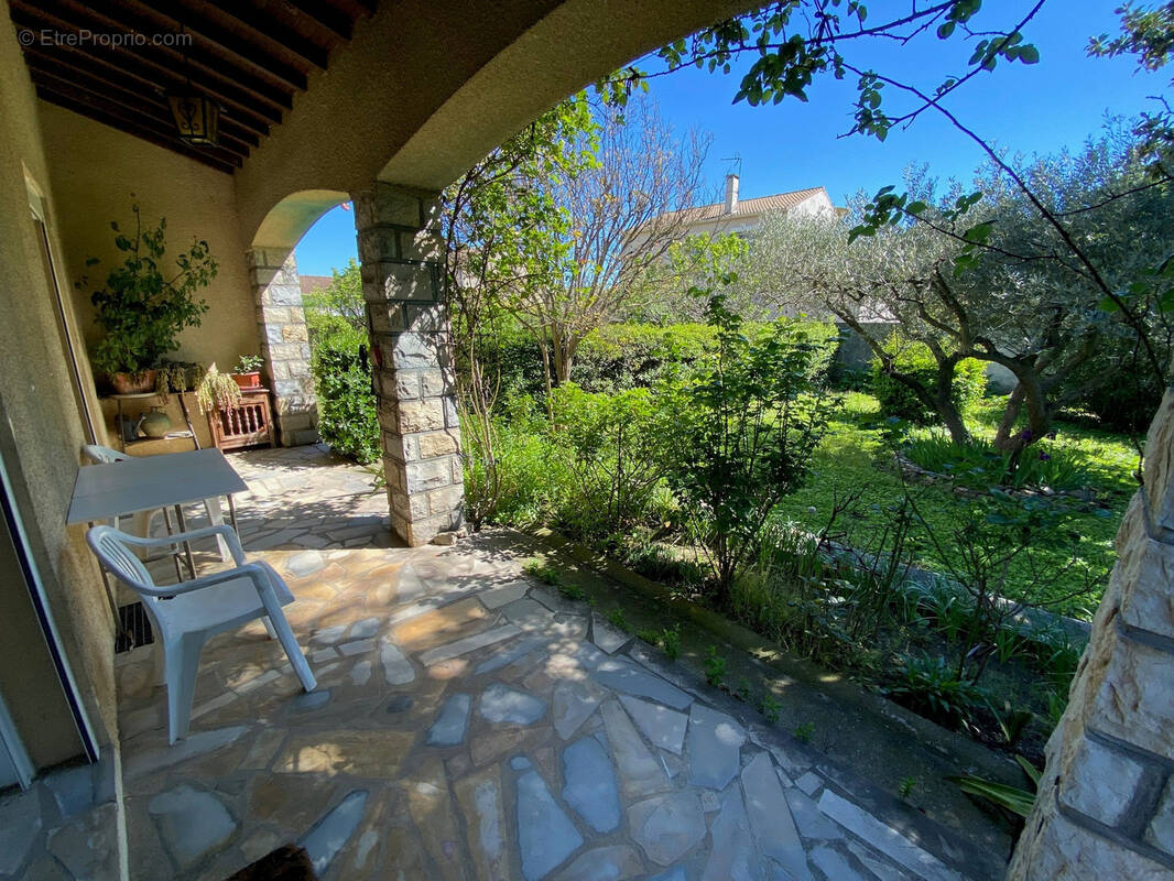 Maison à RODILHAN