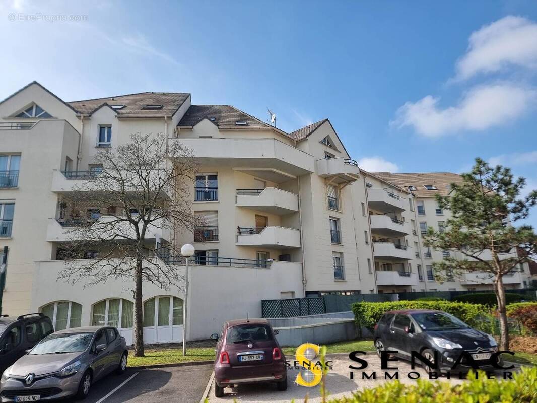 Appartement à BEAUCHAMP