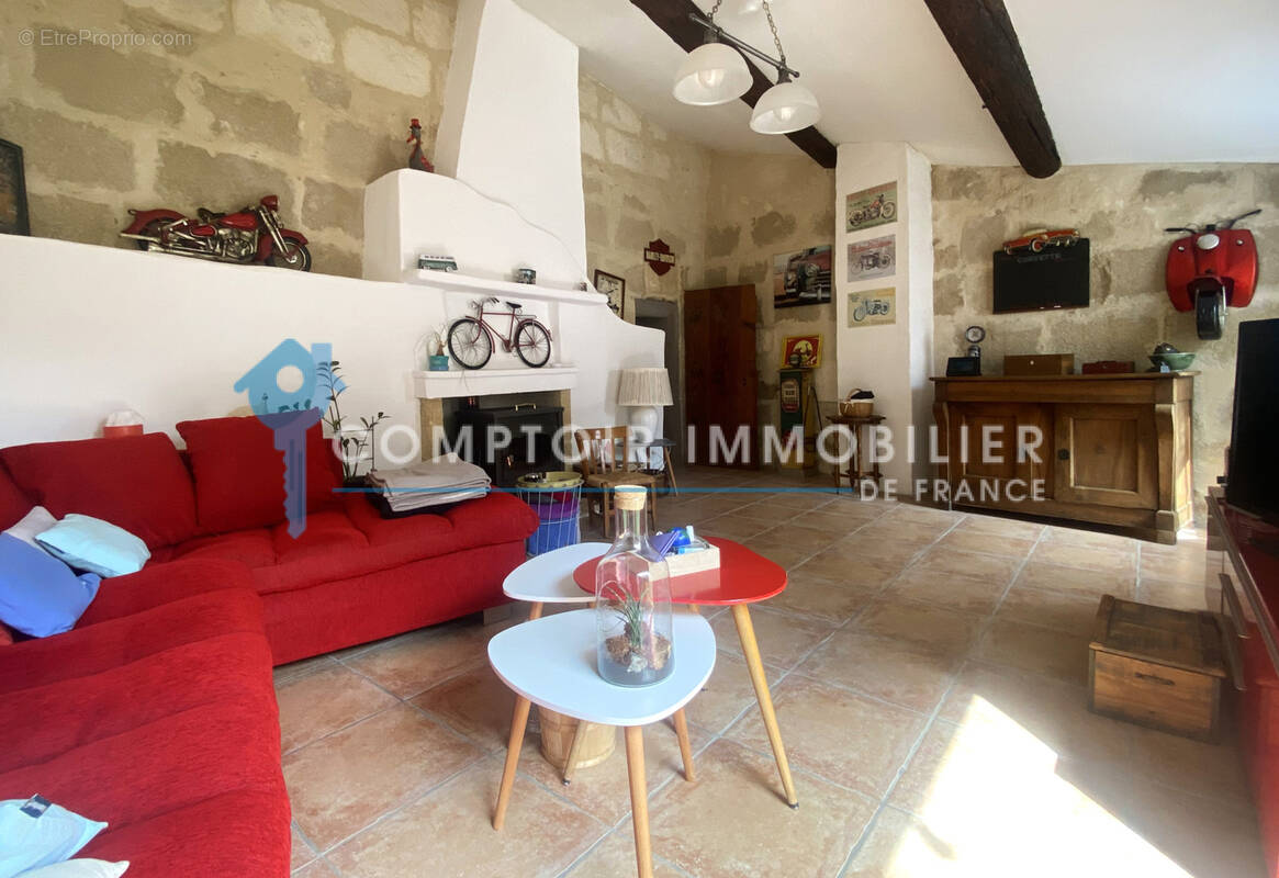 Maison à MEYNES