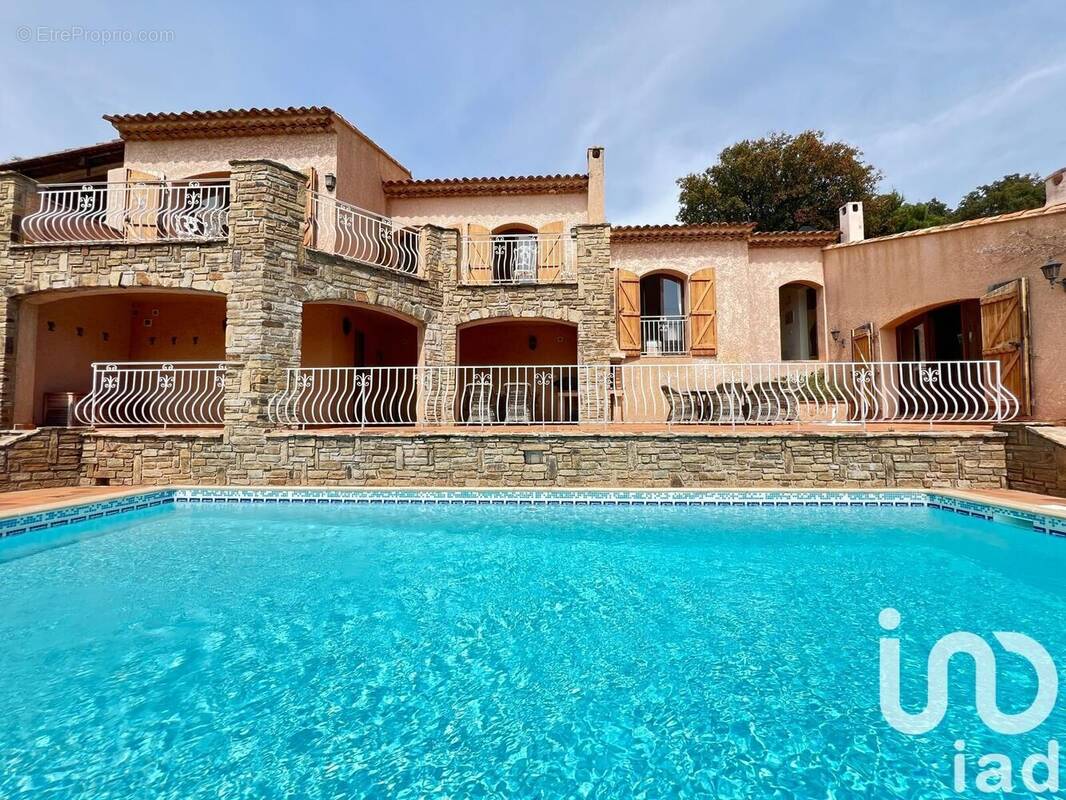 Photo 1 - Maison à LA LONDE-LES-MAURES