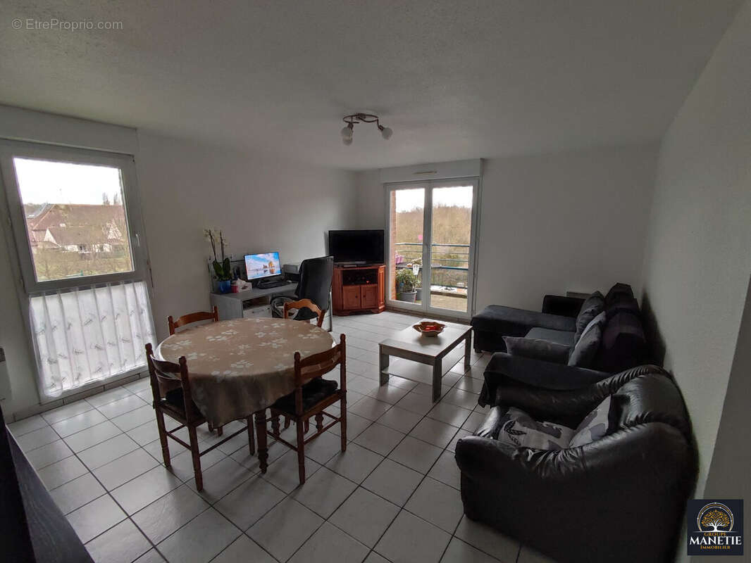 Appartement à CROISILLES