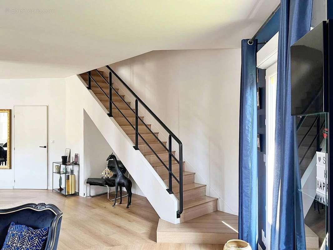 Maison à SAINT-MAUR-DES-FOSSES