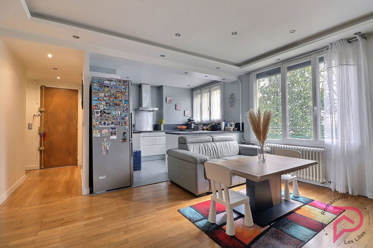 Appartement à LES LILAS