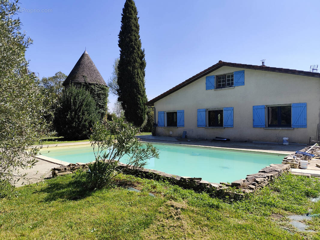 Maison à VIC-FEZENSAC