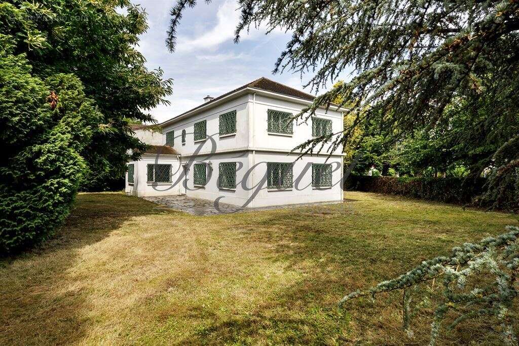 Maison à VAUCRESSON