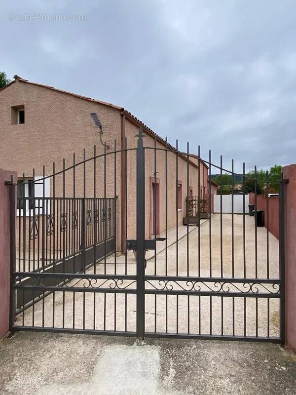 Maison à SAINT-FELIX-DE-LODEZ